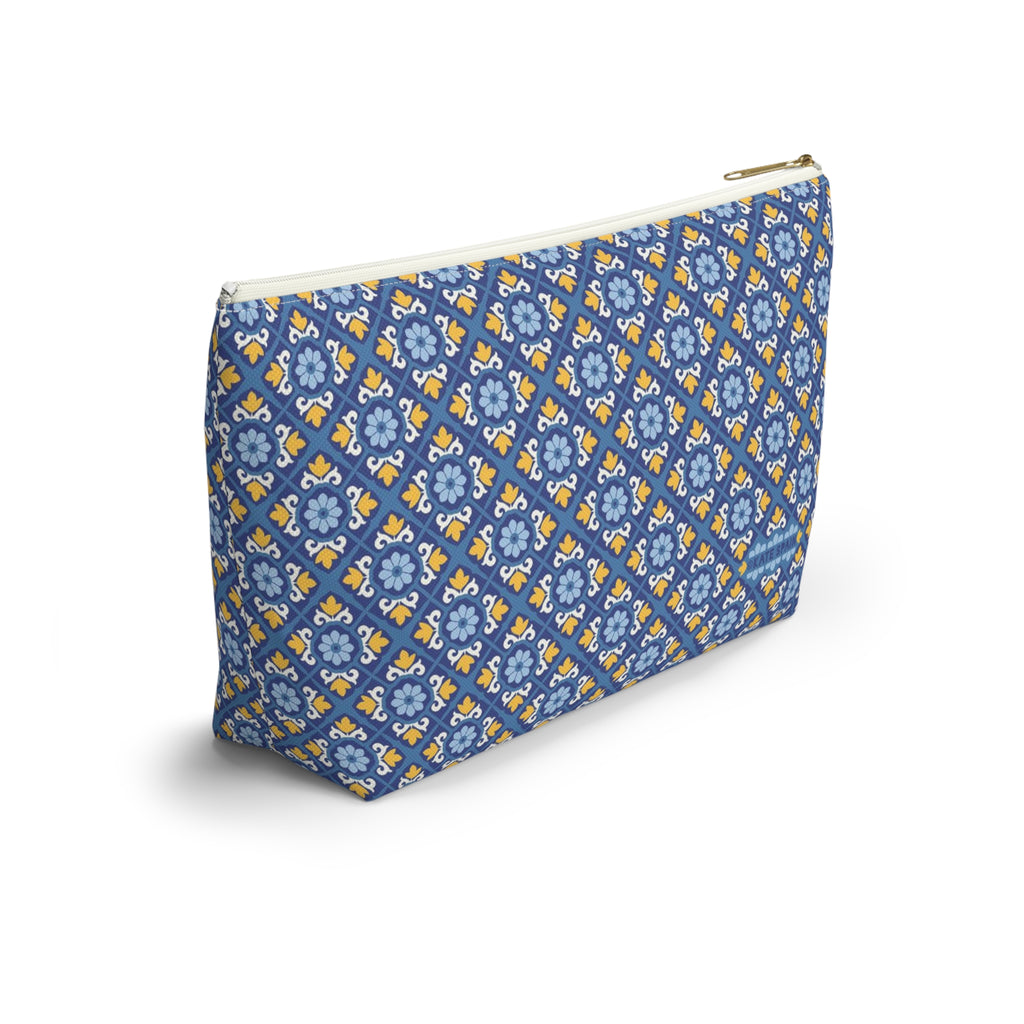Amour Pouch w T-bottom