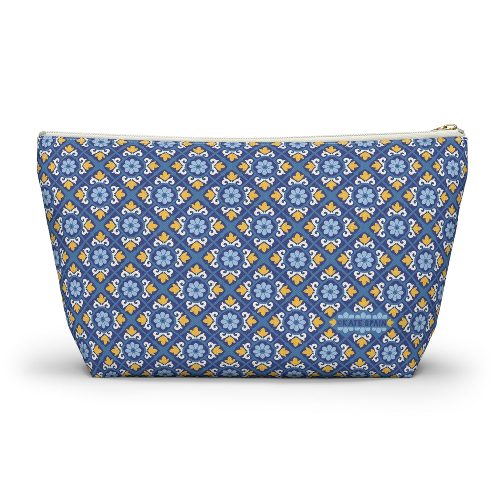 Amour Pouch w T-bottom