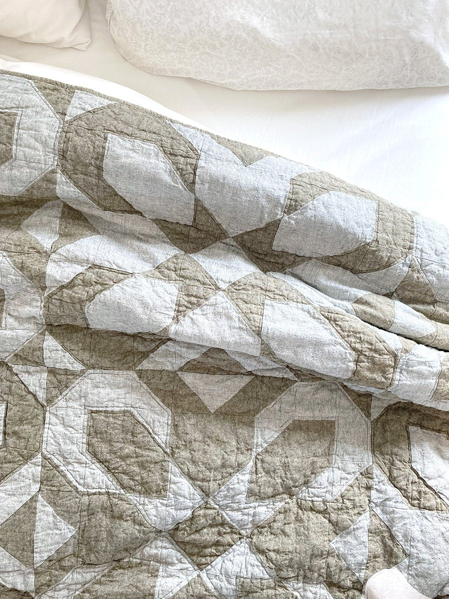 Blizzard quilt pattern - finished quilt